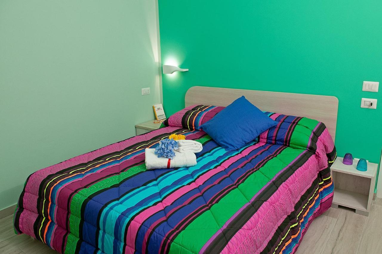 B&B Rainbow Campofelice Di Roccella Extérieur photo